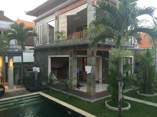 Villa Wates Sari