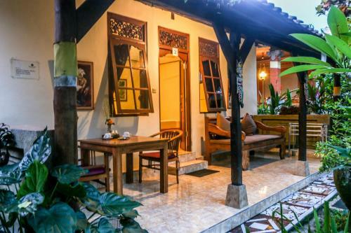 Hostal Gusti Kaler House