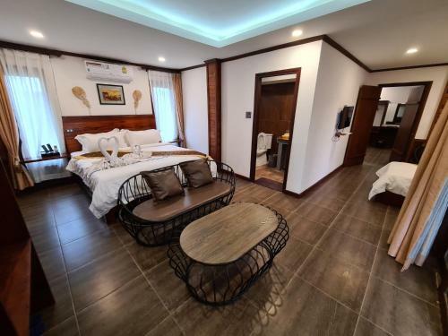 Lisha Grand Hotel
