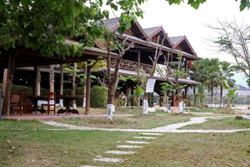Lisha Grand Hotel