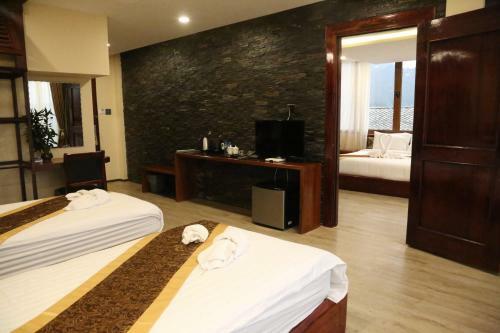 Lisha Grand Hotel