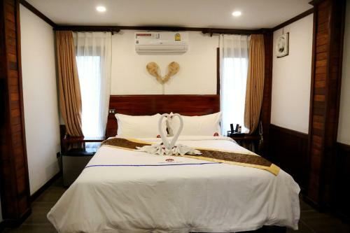 Lisha Grand Hotel