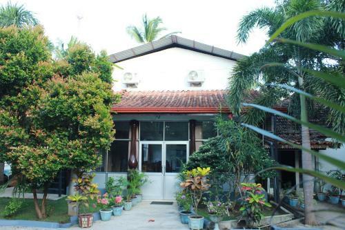 Ananthi Hotels