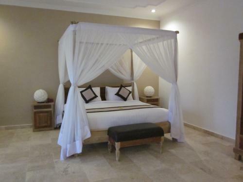 Hostal Frangipani Villas