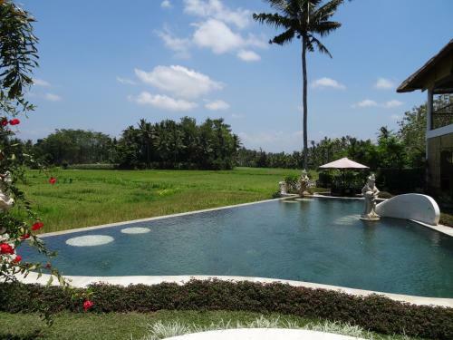 Hostal Frangipani Villas