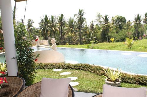 Hostal Frangipani Villas