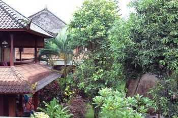 Hostal Bali Gardenview Cottages