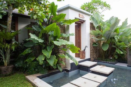 Hostal Swarapadi Villa
