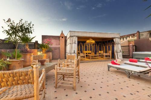 Hostal Riad Azaro