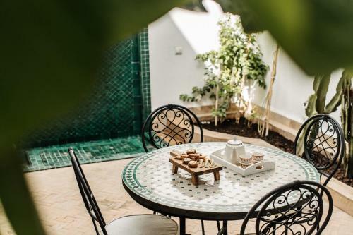 Hostal Riad Nayanour