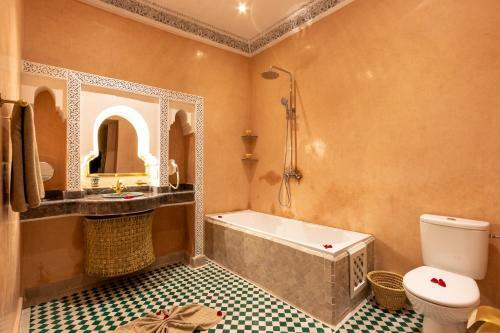 Hostal Riad Medina Art Suite & Heated Pool