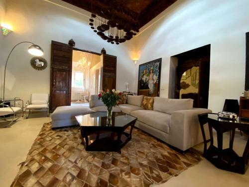 Hostal Maison Du Tresor