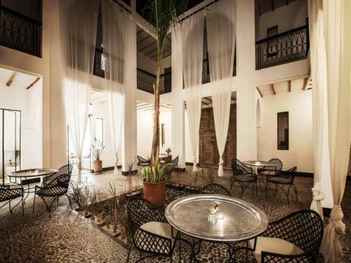 Hostal Room In Bb - Suite Atlas In Luxurious Riad - Marrakech