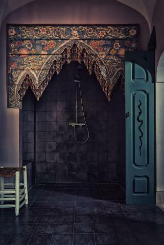 Riad Kbour & Chou