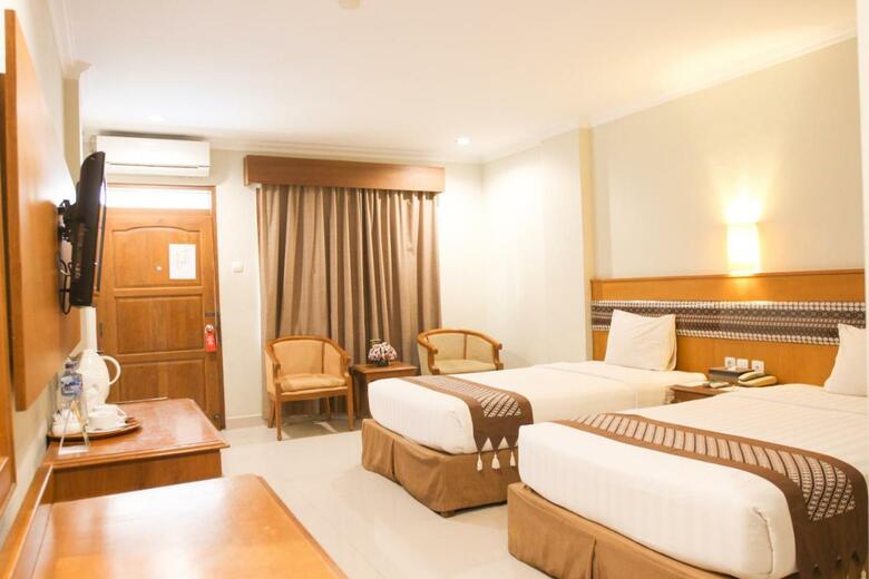 Cakra Kembang Hotel