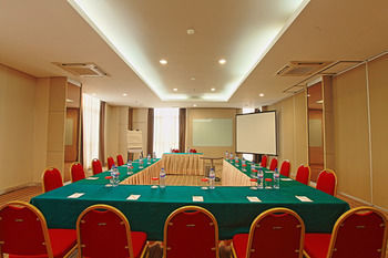 @hom Hotel Tambun