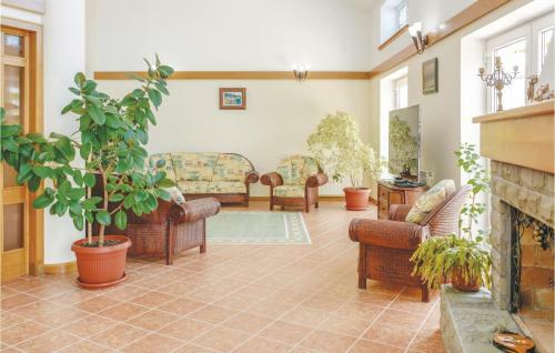 Seven-bedroom Holiday Home In Zanjic