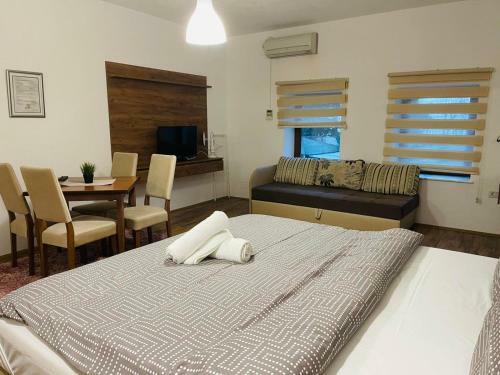 Hostal Fuk-tak Apartmani & Restoran