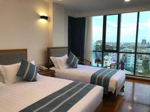 Dragon Phoenix Hotel