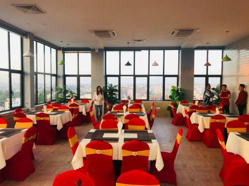 Royal Peacock Hotel