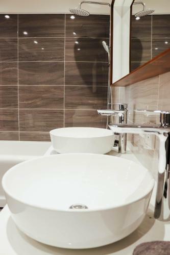 Naran Residence Lifestyle Serviced Apartment
