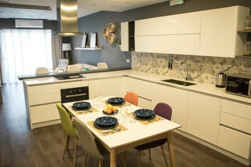 Hostal Sunshine Suites