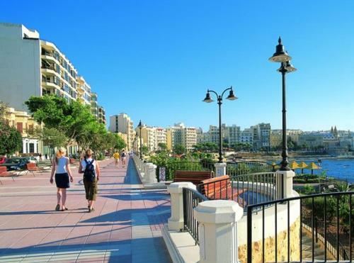 Apartamento Cosy 1br Penthouse With Terrace, Great Location
