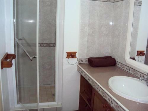 Bungalow With 2 Bedrooms In Blue Bay With Terrace