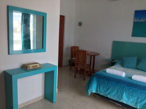 Habitaci�n Amanecer Turquesa #5 Priest House
