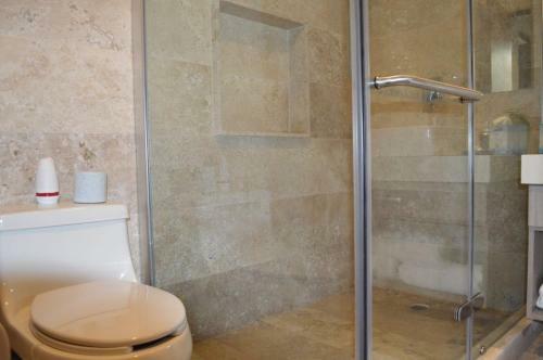 Luxurious And New 2 Bedroom Apartment With Private Jacuzzi