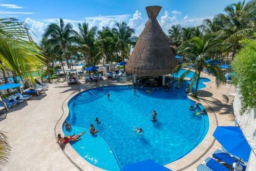 Apt In Playacar Very Close To The Beach And 5th Av