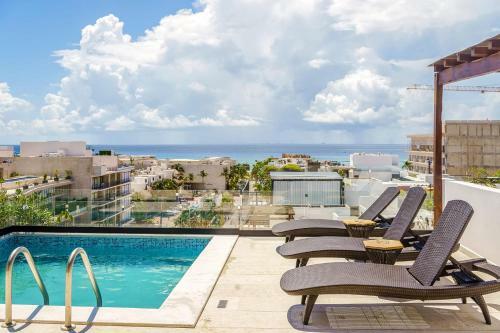 Oceanview Penthouse With Rooftop Pools Steps To Beach