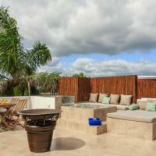 Condo With Pool, Beach Access/full Hotel Services!
