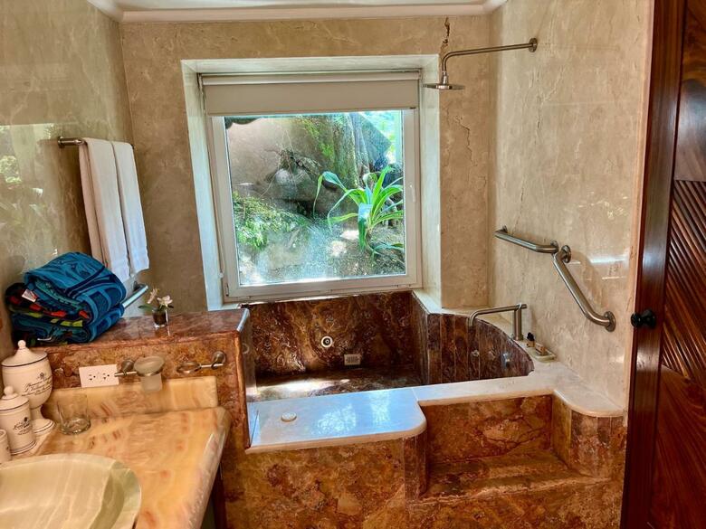 Ocean Frontage Cottage