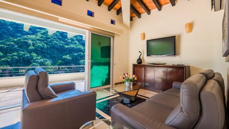 Ocean Frontage Cottage