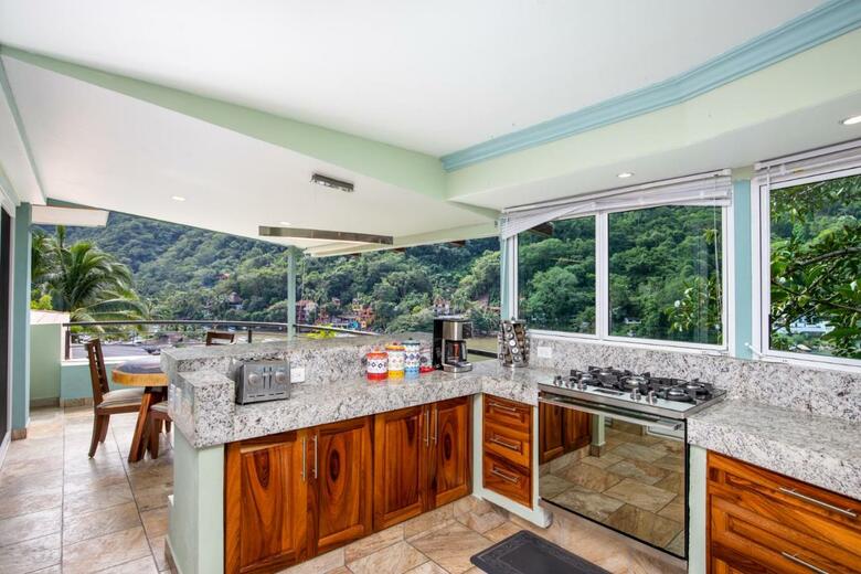 Ocean Frontage Cottage