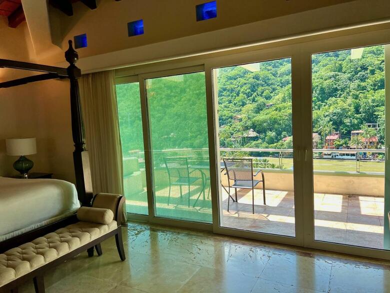 Ocean Frontage Cottage