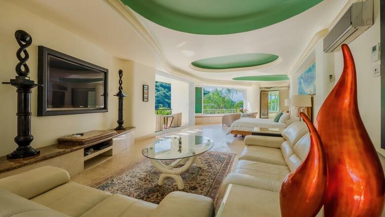 Ocean Frontage Cottage