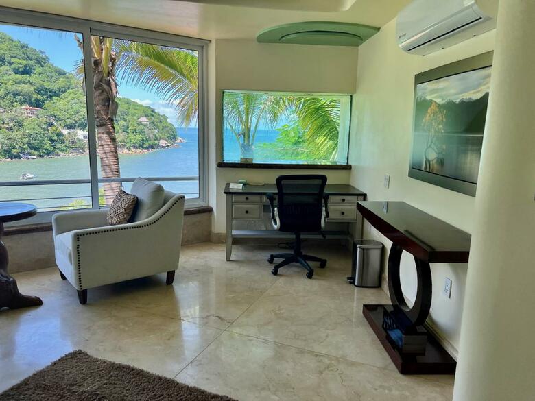 Ocean Frontage Cottage