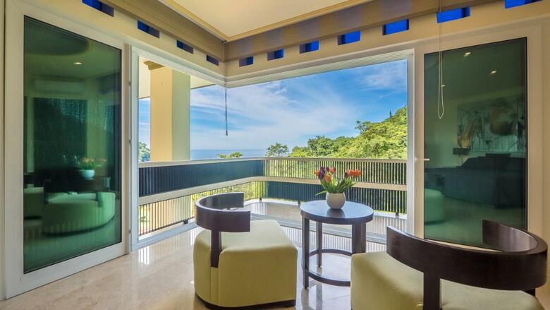 Ocean Frontage Cottage