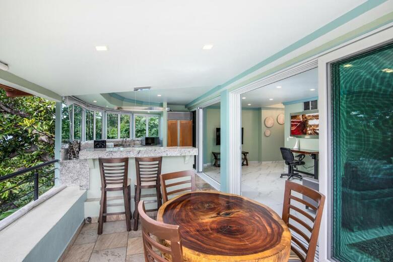 Ocean Frontage Cottage