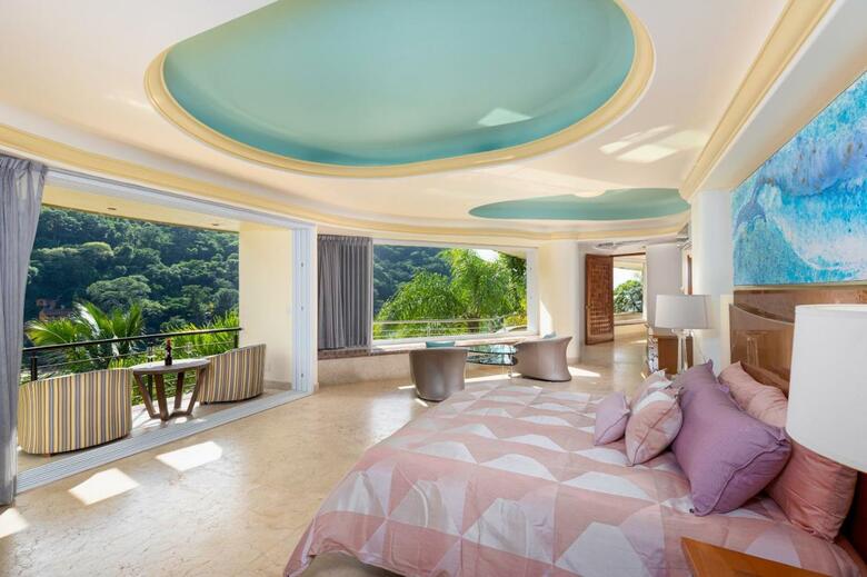 Ocean Frontage Cottage