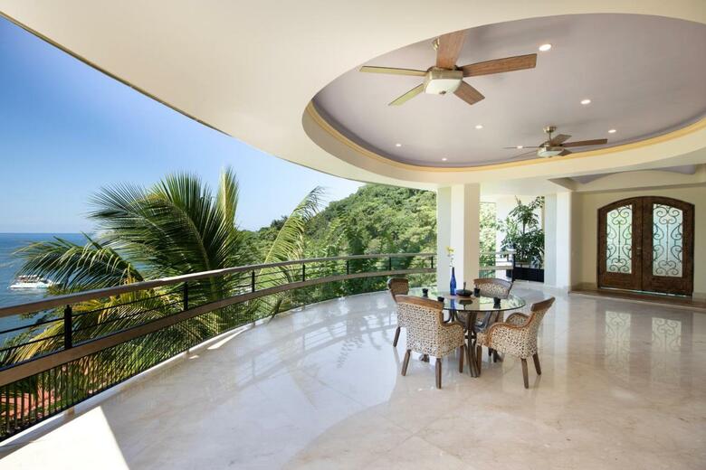 Ocean Frontage Cottage