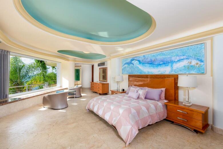 Ocean Frontage Cottage