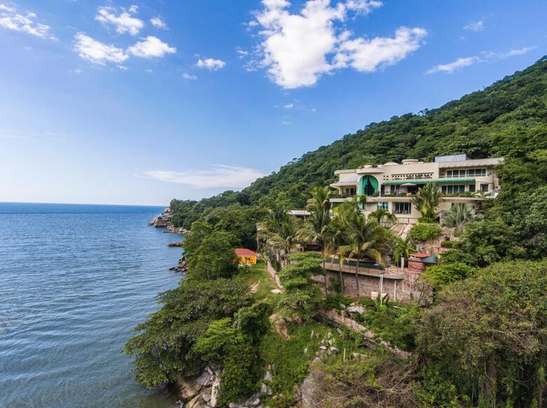 Ocean Frontage Cottage