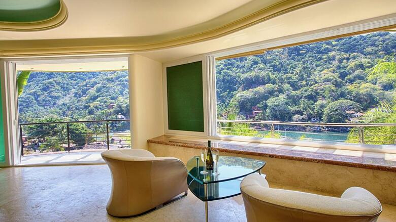 Ocean Frontage Cottage