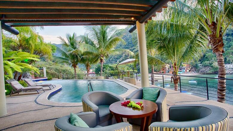 Ocean Frontage Cottage