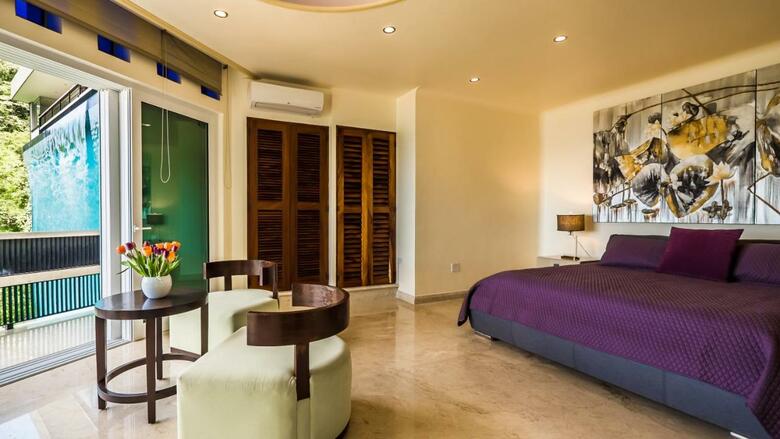 Ocean Frontage Cottage