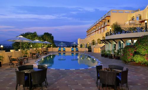 Hotel Welcome Heritage Noor-us-sabah Palace