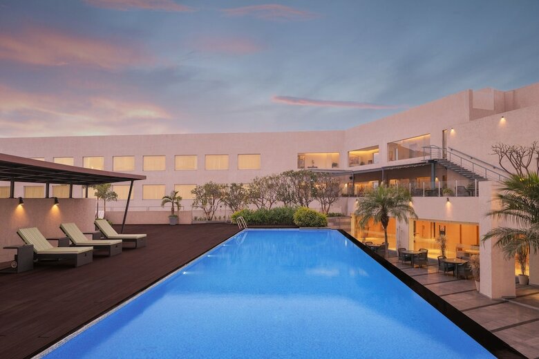 Hotel Courtyard By Marriott Bhopal